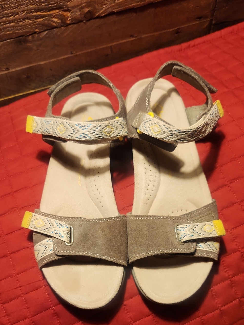 Clarks Olive Suede Amanda Sprint Sandals